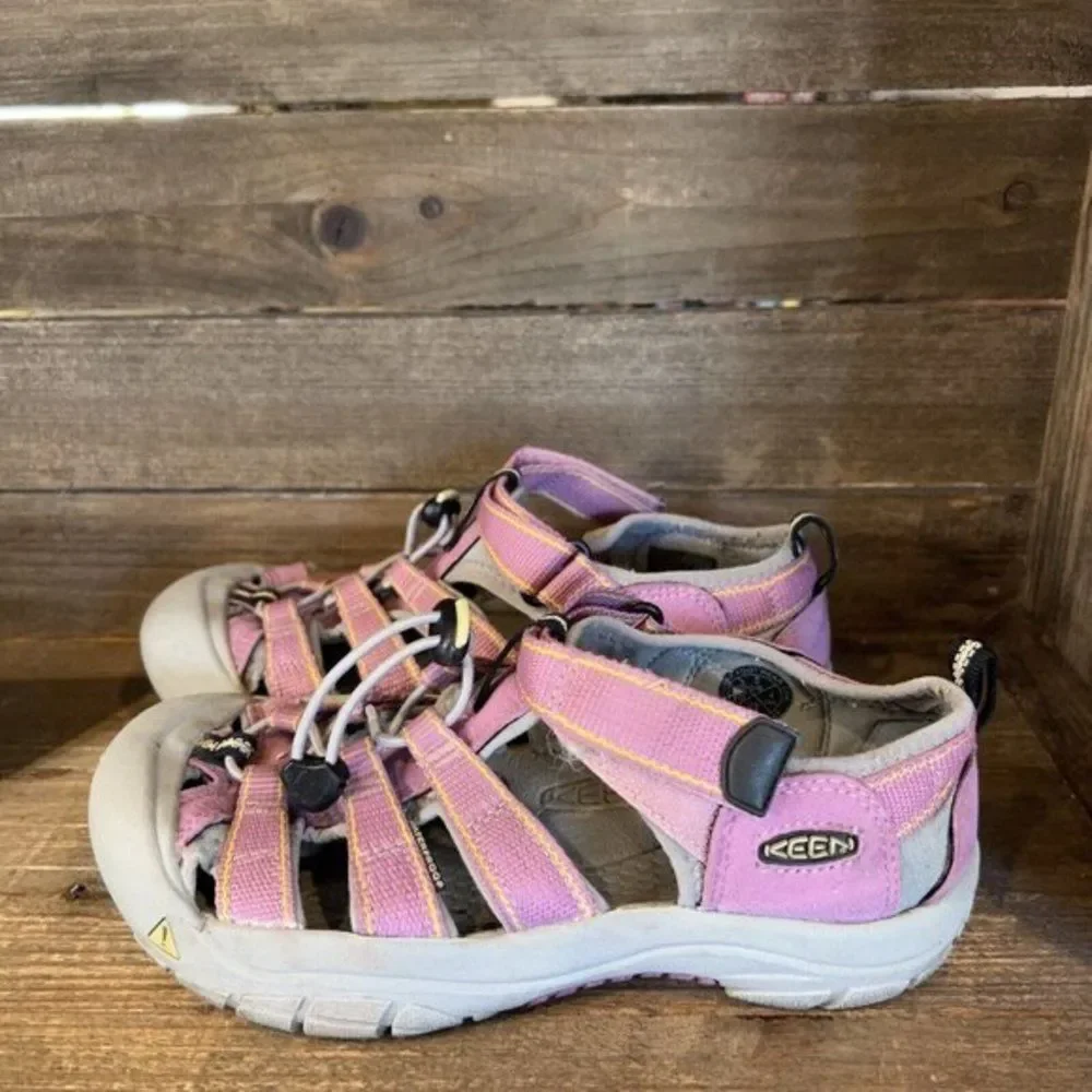 Childrens Big Kids Keen Newport H2 Waterproof Purple Shoes Sandals Size 5‎ Y GUC